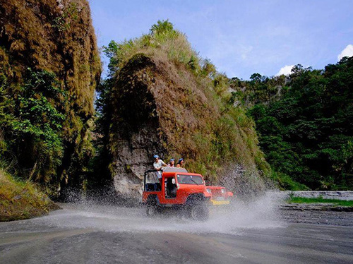 吉普車山野溯溪